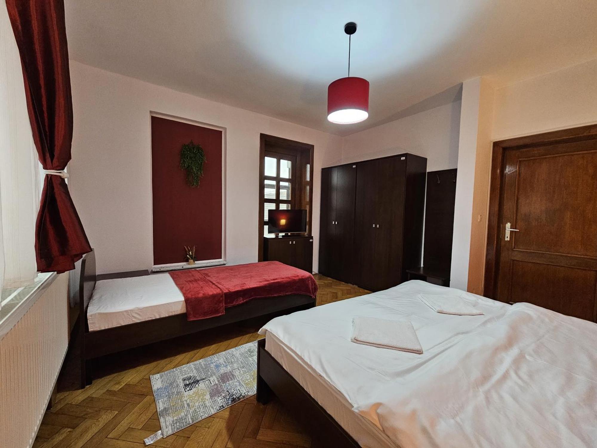 Apartment Zarnesti City Centre Vmp Free Parking Kültér fotó