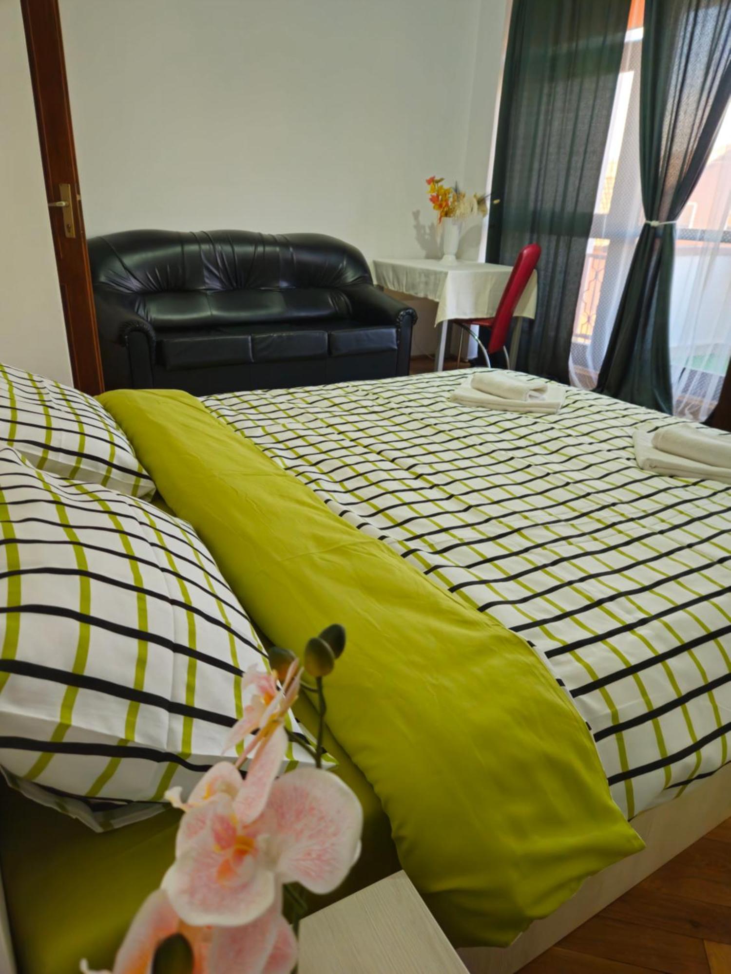 Apartment Zarnesti City Centre Vmp Free Parking Kültér fotó