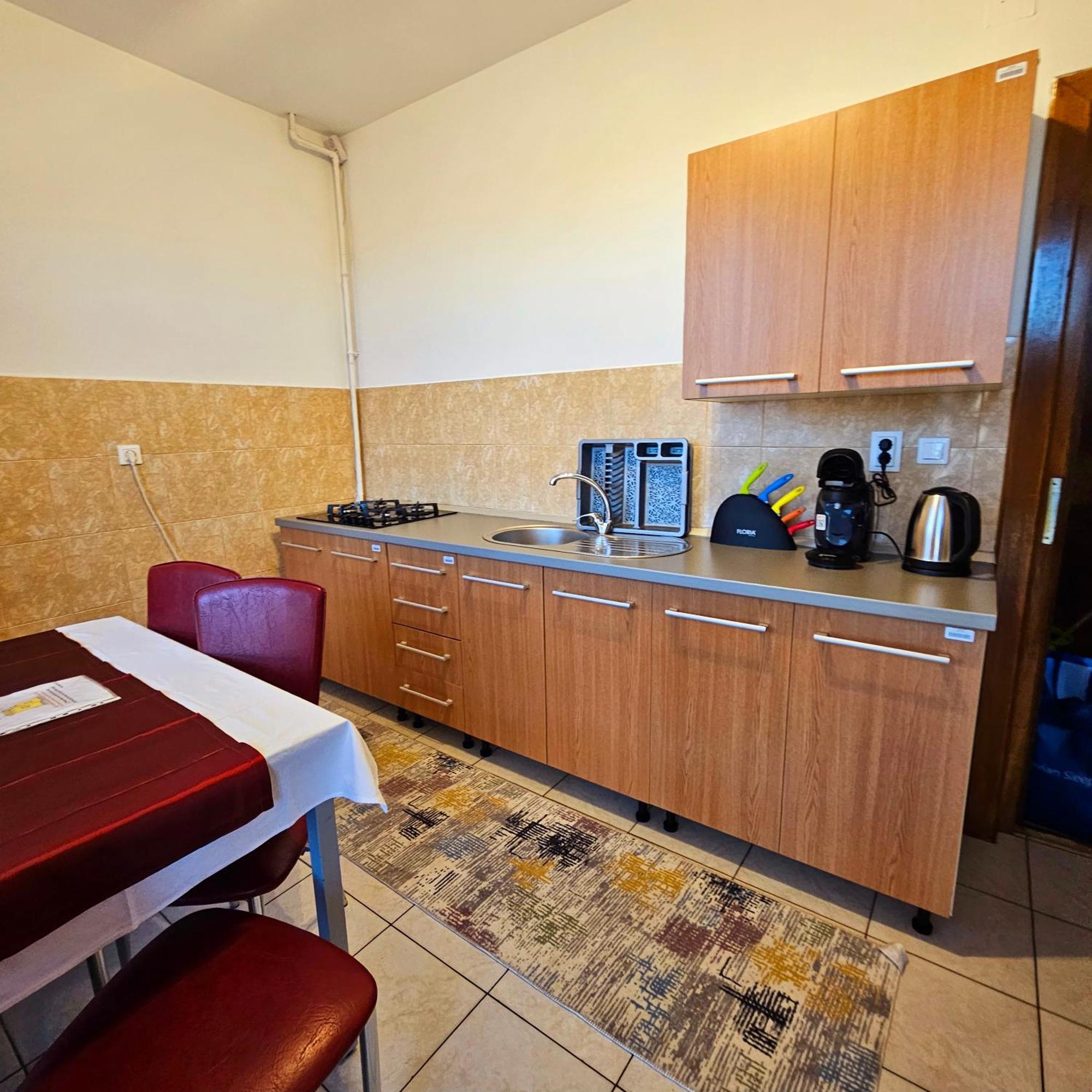 Apartment Zarnesti City Centre Vmp Free Parking Szoba fotó