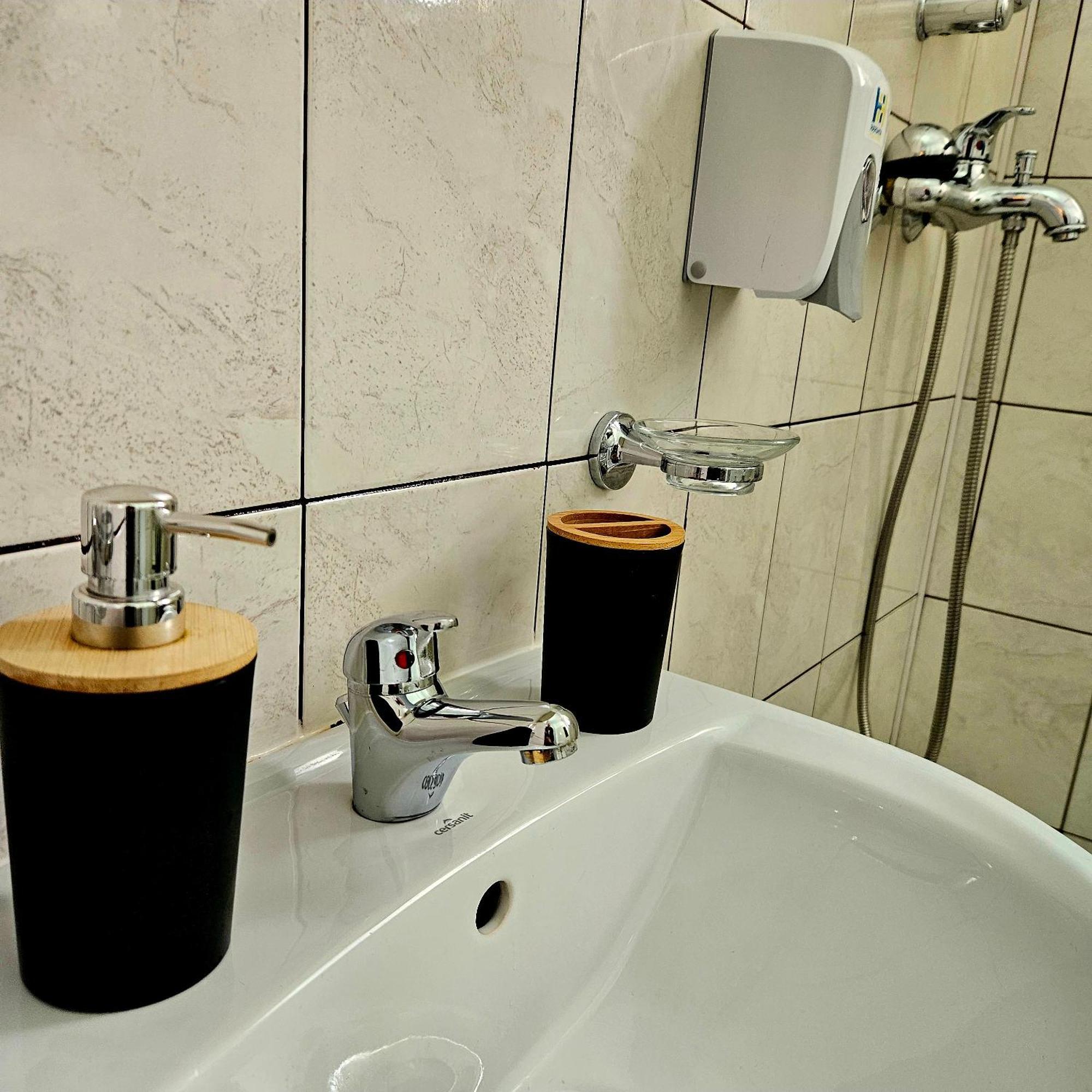 Apartment Zarnesti City Centre Vmp Free Parking Kültér fotó