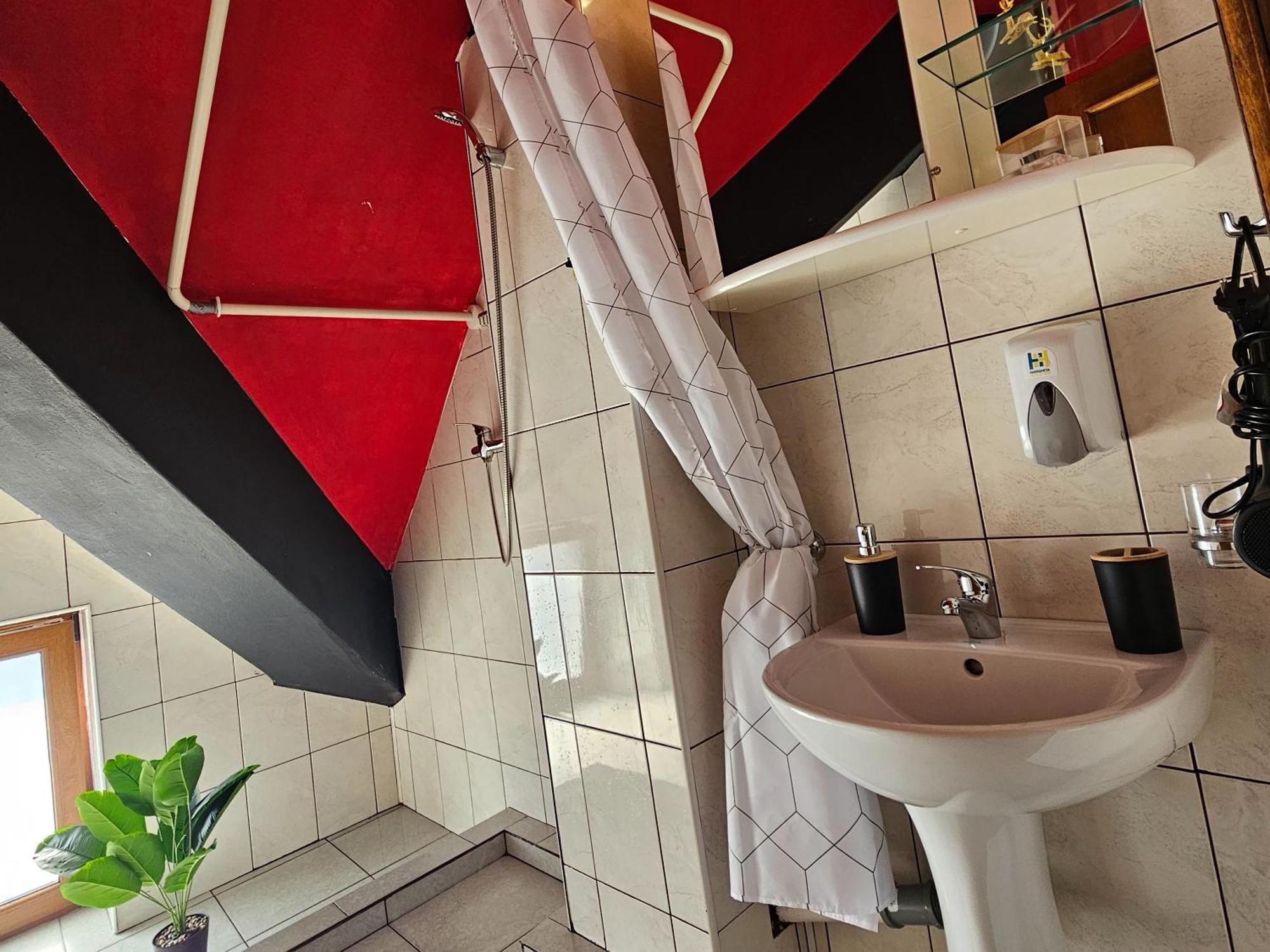 Apartment Zarnesti City Centre Vmp Free Parking Szoba fotó