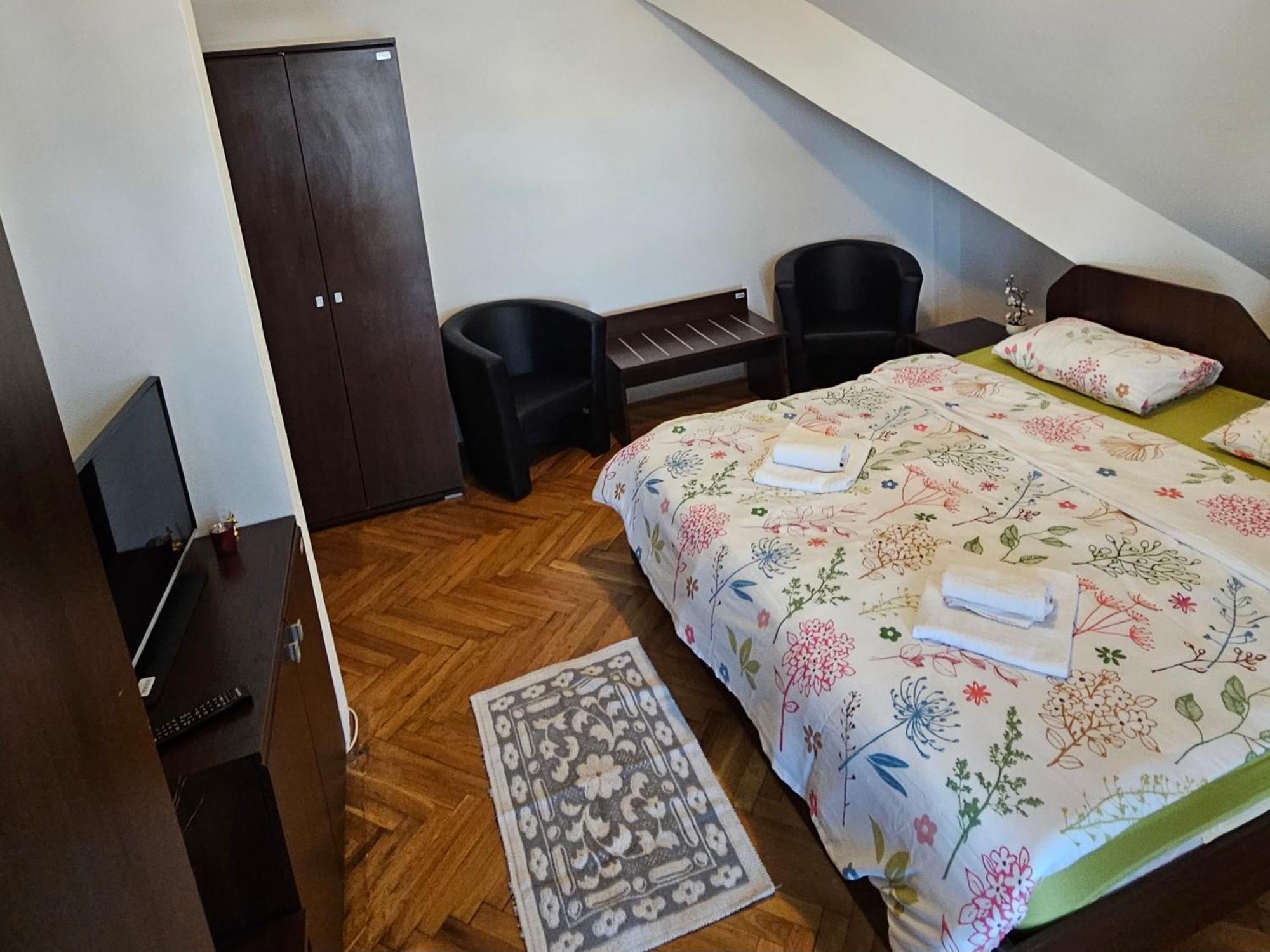 Apartment Zarnesti City Centre Vmp Free Parking Kültér fotó