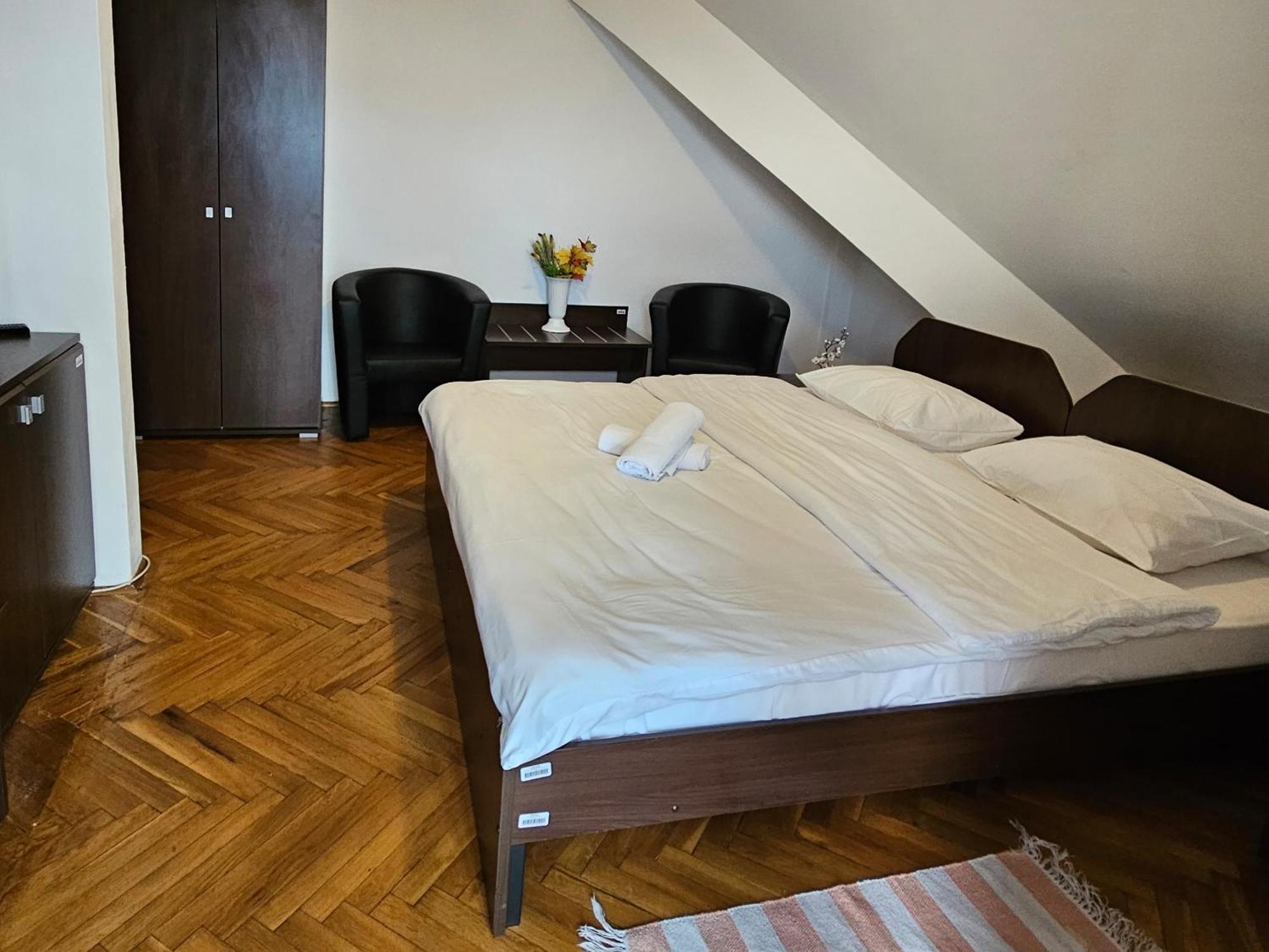 Apartment Zarnesti City Centre Vmp Free Parking Kültér fotó